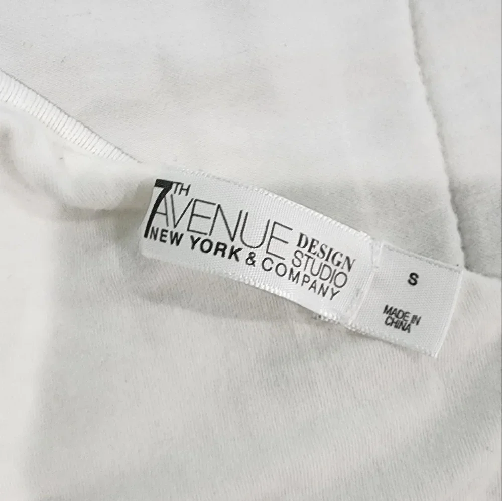 New York & Company White Sleeveless - Off the Shoulder Knit Top Size S - Picture 4 of 8
